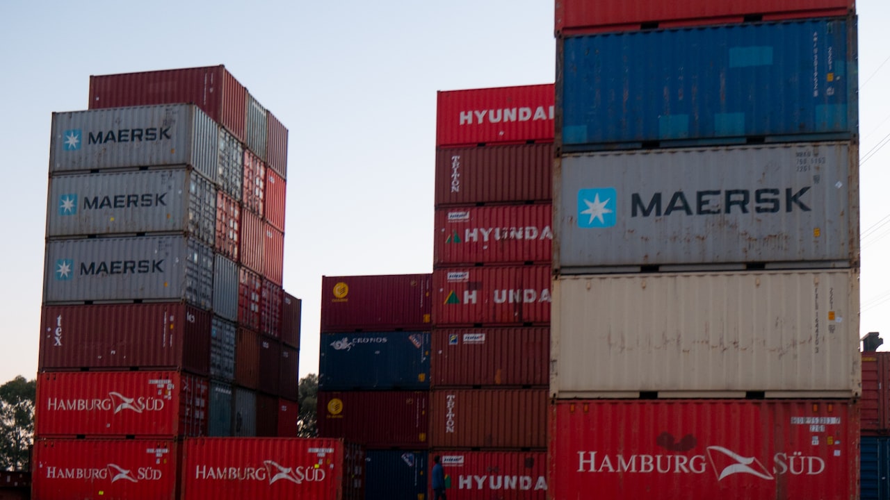 Pros & Cons of Wearing Big Bras That Give Full Coverage